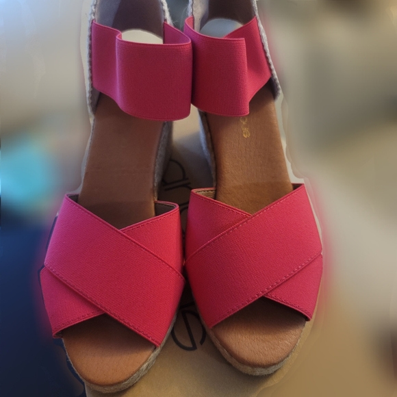 Andre Assous Espadrille Wedge / Sandal - Picture 3 of 4